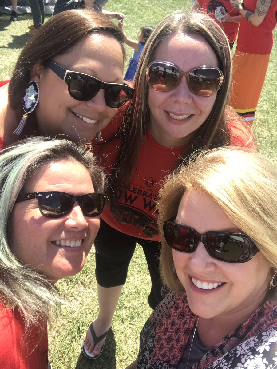 LeanneSmithK's tweet image. Had a fabulous time at the #WSDPowWow today. I love how our school divisions within the city include and support one another. Miigwech for welcoming us! @RinaWhitford @lindsey_trudeau @Apringii @Kobewka #winnipegschools #IndigenousEd