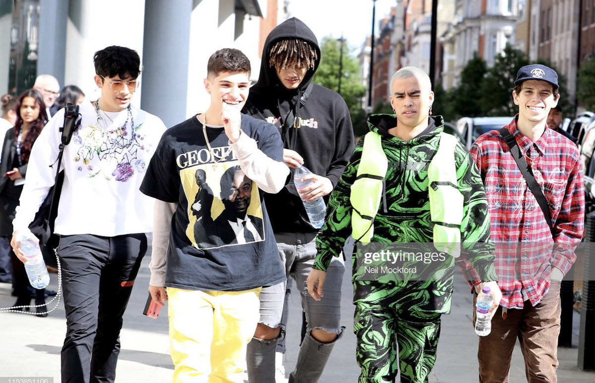 London weather blessing us no lie 😍