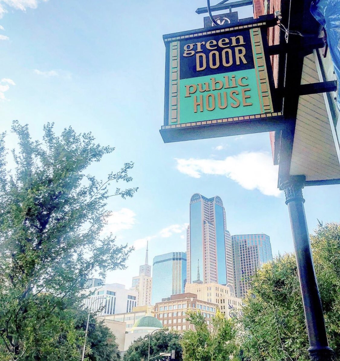 Your new favorite #lunch spot is right here! Just one block north of the <a href="/DallasFarmer/">Dallas Farmers Market</a> with #freeparking and #happyhour mon-fri 2pm-7pm! Join us! 600 S Harwood #Dallas