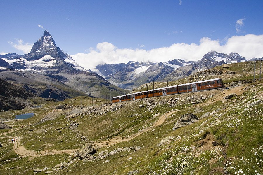 Gornergrat Bahn with the lake Riffel. Source: BVZ Holding AG