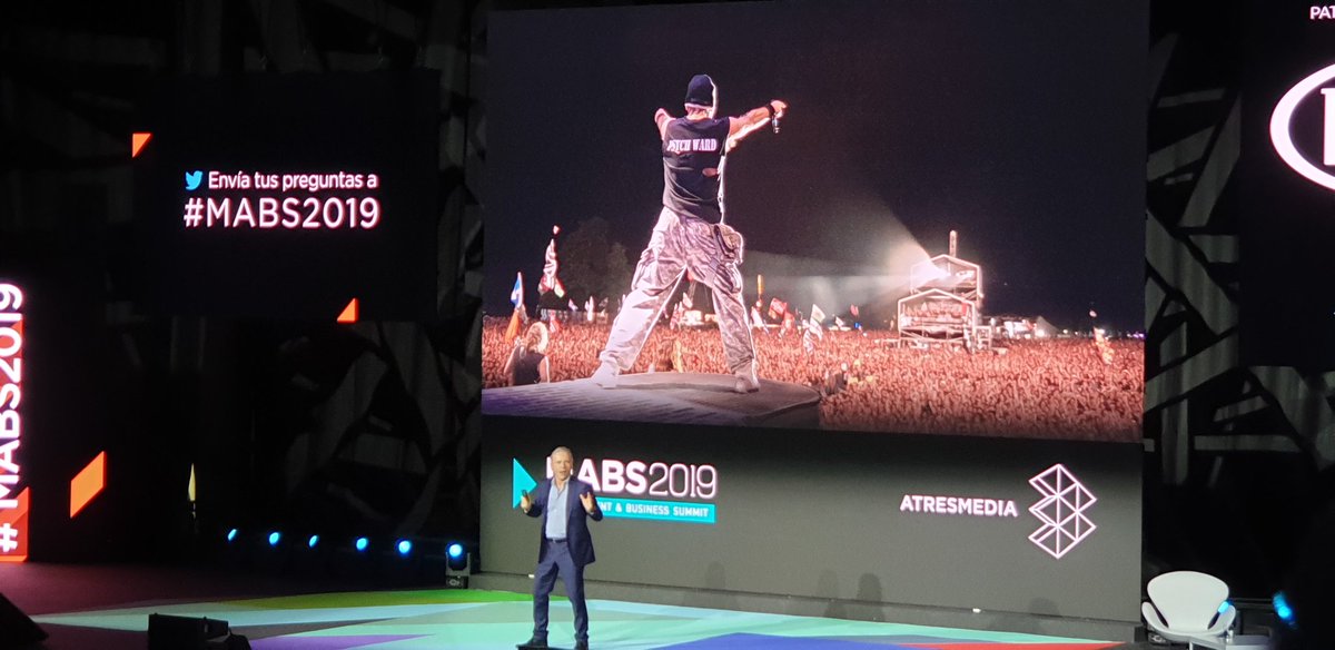 UalabideX's tweet photo. I hate customers, I want FANS! great words from Bruce Dickinson #Mabs2019 #Branding #Learning https://t.co/Bc77JUNBqS