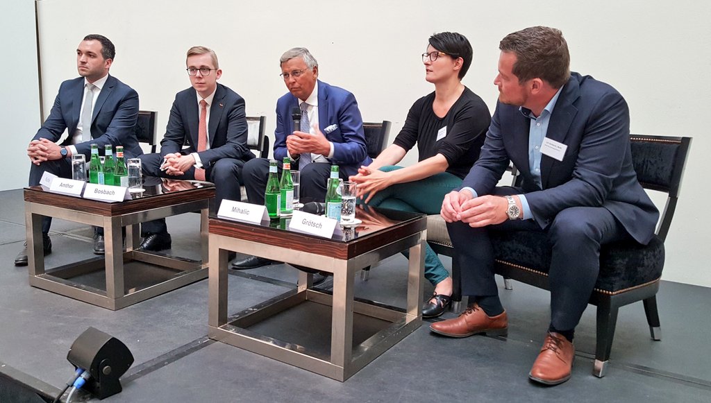 InfoZoes's tweet photo. Spannungsfeld gefühlte + gemessene #Sicherheit #Vertrauen #Freiheitsrechte #Medienkompetenz #Eingriffsrechte Thema hochkarätiger Diskussion beim #gdoes @wegweiserberlin mit unseren Mitgliedern @KonstantinKuhle Philipp #Amthor @IreneMihalic @UliGroetsch moderiert durch W. #Bosbach https://t.co/jIilkLsDVO