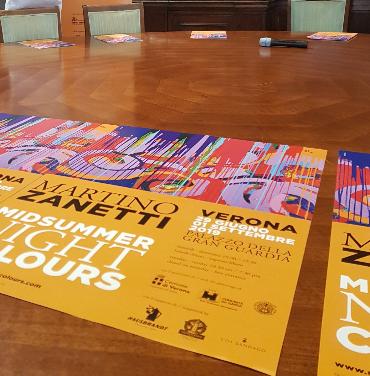 Hausbrandt1892's tweet photo. A Verona per la conferenza stampa di presentazione della mostra "Midsummer Night Colours" di M. Zanetti. #art #Verona https://t.co/y5Y9PR5lWQ