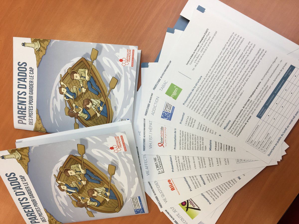 MutNaquitaine's tweet photo. Lancement de la diffusion du guide "Parents d'ados, des solutions pour garder le cap" à Guéret hier soir. Ce guide contient un annuaire des différents lieux où les parents peuvent trouver recours pour leurs ados avec plusieurs thèmes (tabac, alcool, sexualité...) @anpaa_asso https://t.co/KWOUtkrUuN