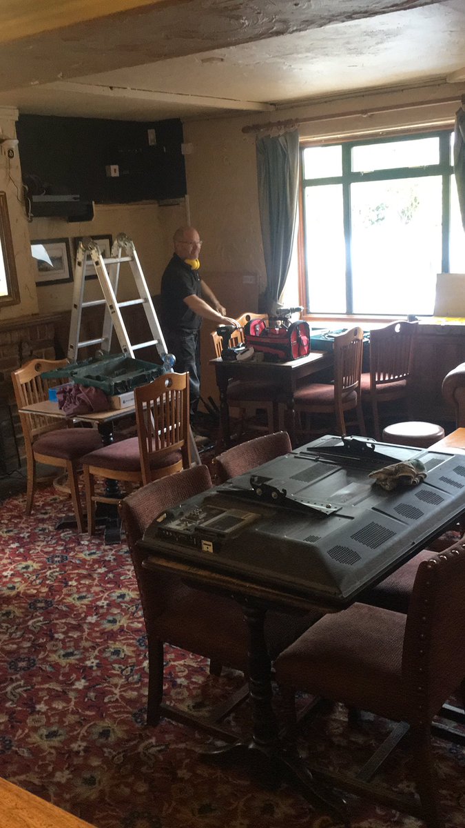 The Windsor Trooper tweet media