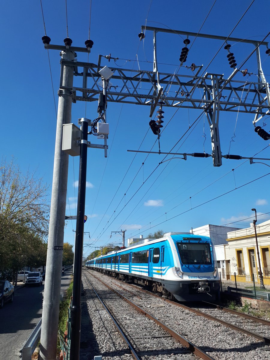 radwin's tweet photo. Trenes Argentinos, one of the largest railways in the world, chose RADWINβs FiberinMotion Train-to-Ground solution for real-time #CCTV #transmission onboard its trains. Thanks to Favio Di Pasqua for sharing the pics (heβs also one of the Ray-Ban contest winners!)π#connectedrail https://t.co/G9TfI0WbqD