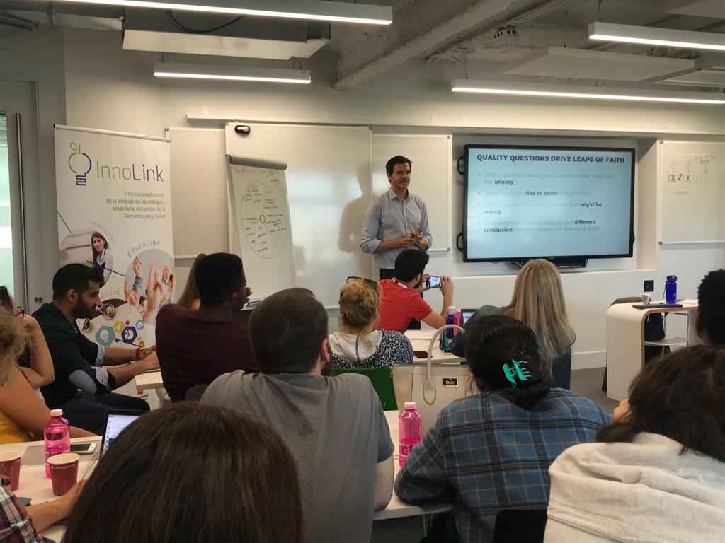 IMDEANutricion's tweet image. Gracias al Proyecto #Innolink, promovido por Dirección General de #Investigación #Innovación @ComunidadMadrid @alarranz investigadores madrileños exploran su faceta #emprendedora en #SummerSchool @dani_soriano @IEbusiness @IEuniversity #alimentacion 🍏🍅🌽👇🏻