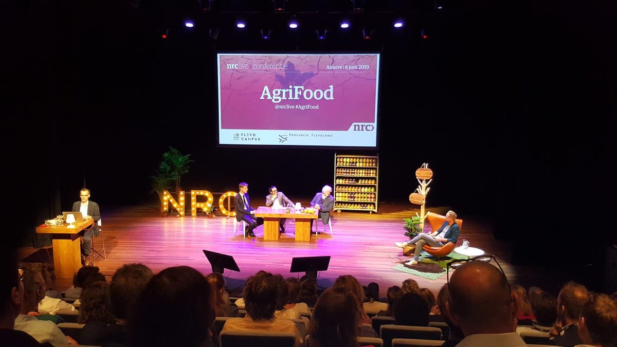 Wouter van Dieren @nrclive “Vanaf 2040 zal de wereldbevolking (sterk) krimpen omdat er een tekort ontstaat aan grondstoffen. Er komt een knokpartij om eten. Chinese techniek/eetfabriek gaat het winnen. #agrifood #duurzaam