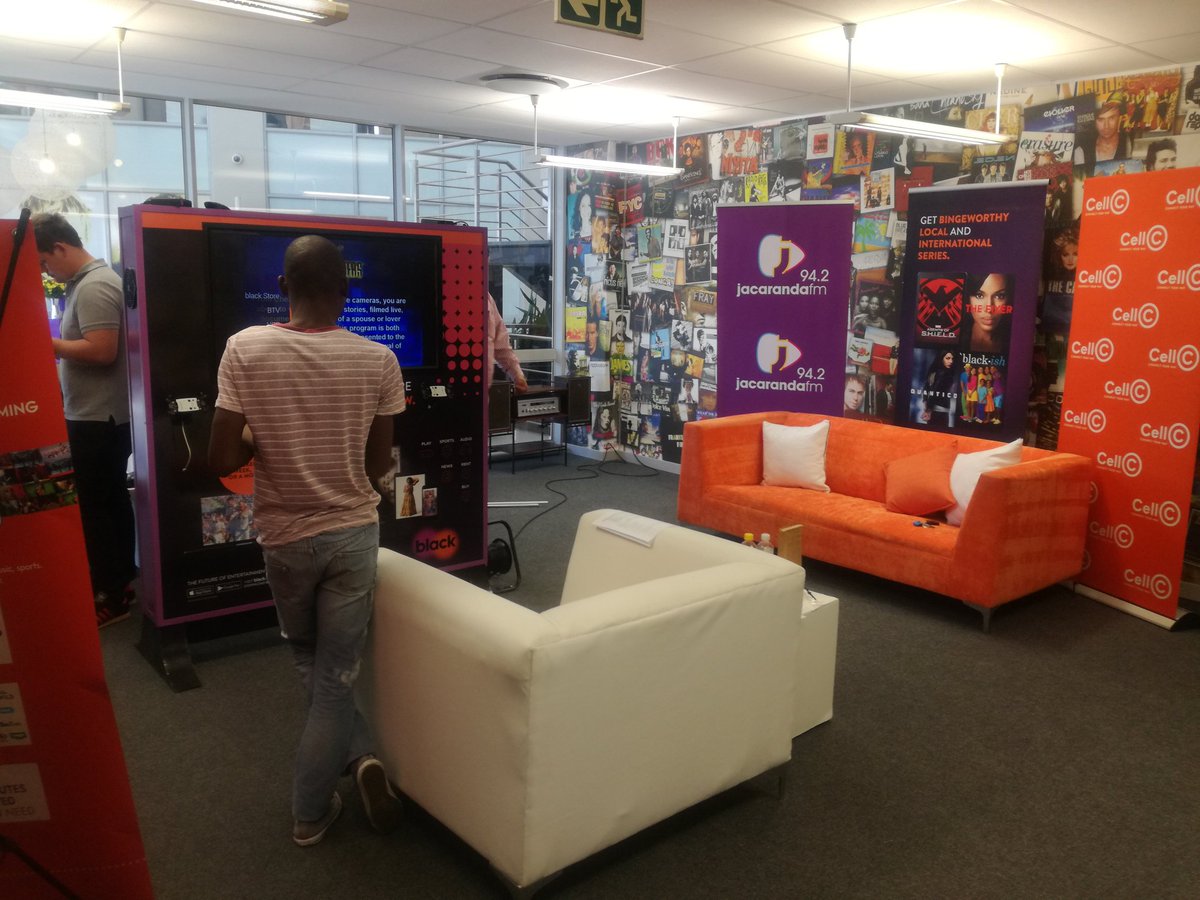MackRapapali's tweet photo. What's better than streaming your fave things all day long?? Winning R5000 at our @CellC #MediaPlayLounge ! Listen to @jacarandafm throughout the day to find out who the winner will be. #MediaPlayJaca #enjoymentdestination #connectyourway #mediaplay https://t.co/06BWVzaraa