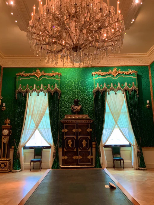 ため息が出るほど美しい、ロンドンの美術館The Wallace Collection。展示品はもちろん、飾られているお屋敷自体がとてつもなく素敵で、部屋を移動するたびにうっとりしちゃいます。
その上なんと、こちらも入場無料です! 