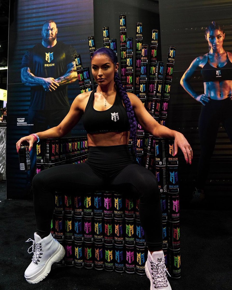 LewdProjectNEM's tweet image. The queen of my own world.