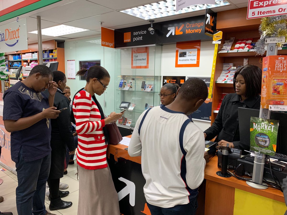 jerome_henique's tweet photo. Happy to witness ⁦@orangebw⁩ committed management team paving the path to success and innovation !  ⁦@Patrick_Benon⁩ ⁦@AliouneNdiaye_⁩ https://t.co/BleDlnDLZr
