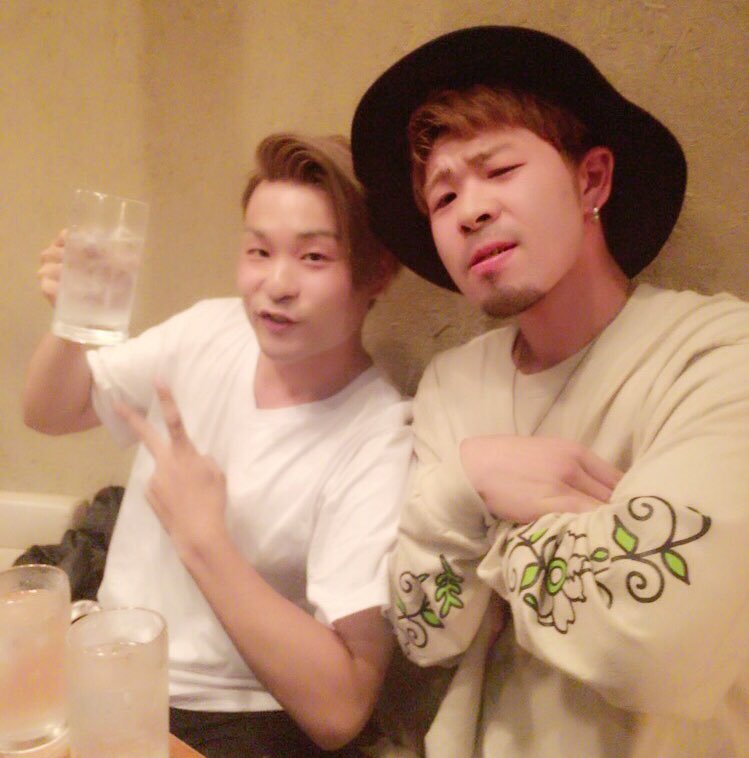 boss0502's tweet photo. 大好きなメンツ、スクリーチ、フェイトチェックチェックチェック！！

フラット来て飲みながら楽しむコンパクト且つインパクト溢れるイベント‼️
みんな遊びに来てねー(^^)

イカしたMC陣カーター！ゆーだい！📸
6/19渋谷JUMPスリーマンよろしく👅 https://t.co/hrLNyNNz11