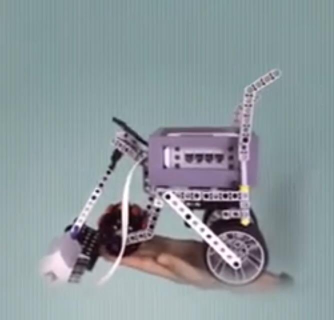 C_E_Marni's tweet photo. El grupo del proyecto Up! steam de la ESO os anima a que veáis este vídeo que muestra el maravilloso resultado del trabajo realizado por este gran equipo. #MAKESH @upsteam13 https://t.co/8vK1XyC7Nq https://t.co/JBvIr2qgDc