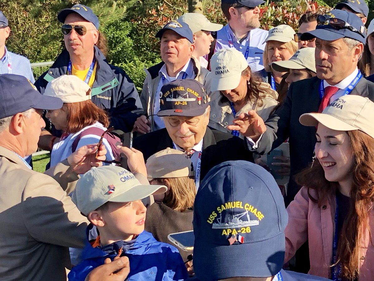 WarrenJukes's tweet photo. Arrived with Frank at the American Cemetery for the 75th Anniversary of D-Day #DDay75years #DDayLandings #devita #Omaha #omahabeach #rememberthefallen #usssamuelchase #APA26 https://t.co/wYdUnVNKck