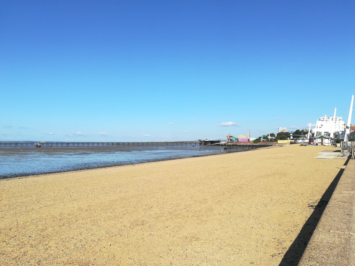 ASMilesTraining's tweet photo. Breakfast in #Southend on Sea before presenting a bespoke Operator's Licence Awareness Course. #sunny @ASMilesTraining https://t.co/vaaHRcPk0M