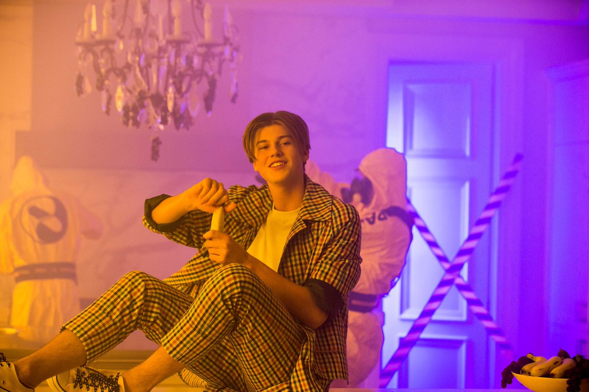 oneruel's tweet photo. Here are some bts shots from the painkiller shoot, got the full bts video coming out at 8 tonight. Tune into the premiere here - https://t.co/qhGfPuLDdc https://t.co/b89YMcYmrQ