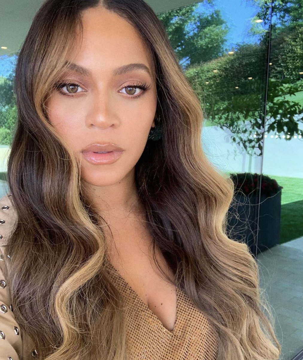 mefeater's tweet photo. Bey 💕 https://t.co/1m3xEviF5X
