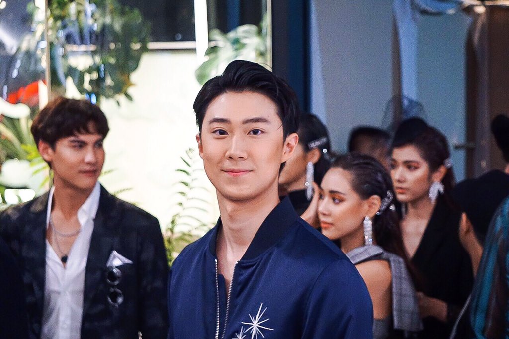 XO_Wal885's tweet photo. ใจพี่ ลงปายกองอยู่พื้นแล้ววววว #หล่อมากจริงๆ #ginofb
#ChulaCuteBoy https://t.co/tQPFHss8Jy