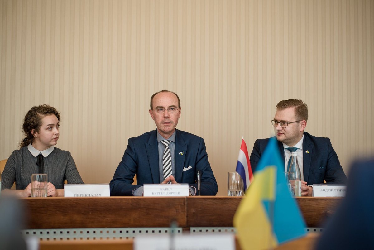 KBurgerDirven's tweet photo. Great meeting with the governor of #Ternopil Oblast, Stephan Barna, and his Council Members. Ternopil is actively inviting investors to the region. Many opportunities for Dutch companies in #Ukraine. @UAInvestTeam #InvestUkraine More: https://t.co/bRsCiwHRuq https://t.co/XwEqADdG0S