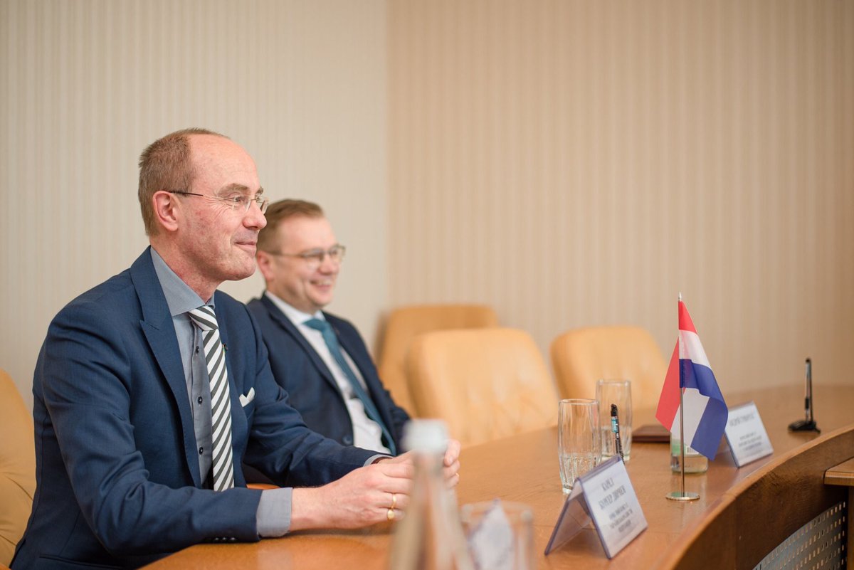 KBurgerDirven's tweet photo. Great meeting with the governor of #Ternopil Oblast, Stephan Barna, and his Council Members. Ternopil is actively inviting investors to the region. Many opportunities for Dutch companies in #Ukraine. @UAInvestTeam #InvestUkraine More: https://t.co/bRsCiwHRuq https://t.co/XwEqADdG0S