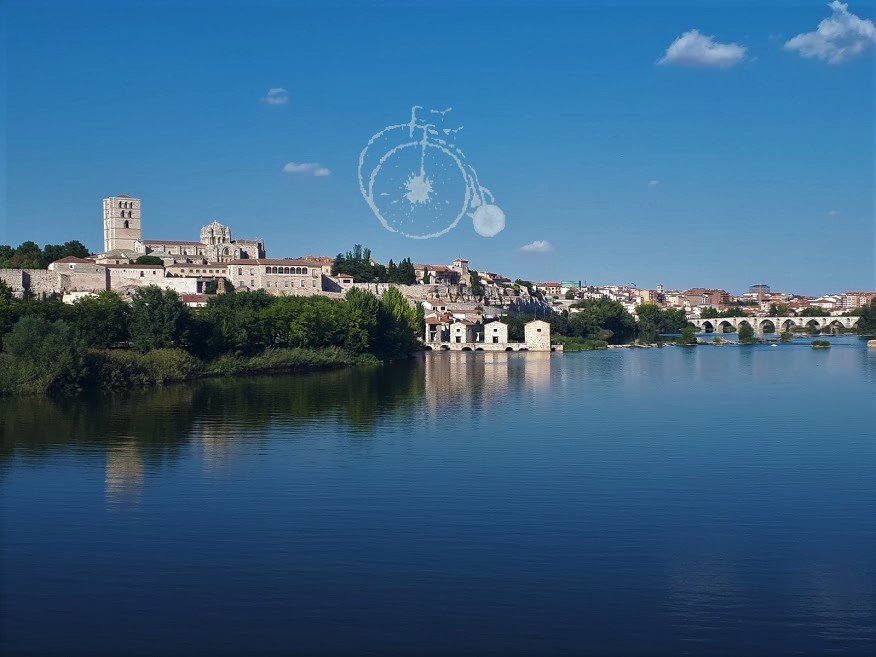 ViajesEscapadas's tweet photo. Una ciudad para descubrir #Zamora, #ZamoraRomanica  #catedral  #Gastronomía  #Cultura  #TurismoCastilloyLeon . Descubre #Zamora en este post https://t.co/pt7F0erAql https://t.co/bF4KWwgBLB