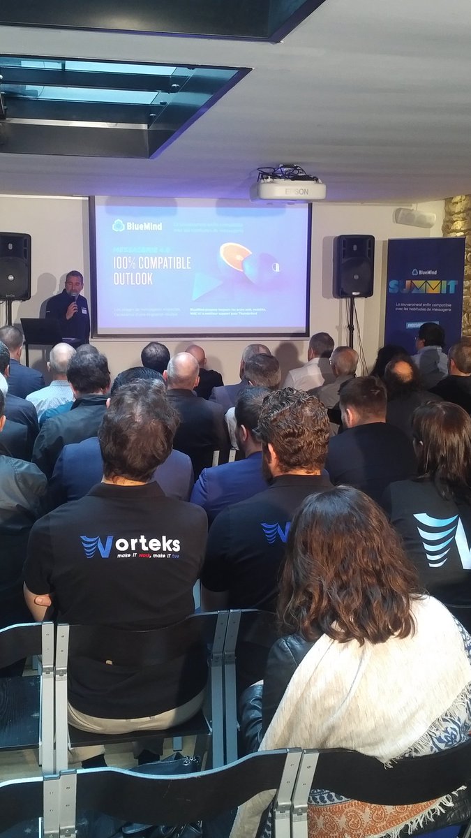 chris_p_potter's tweet image. Le #bluemindsummit c'est parti ! @pierrebod fait l'introduction avec un panorama du marché de la messagerie dominé par les acteurs américains 

#souveraineté #opensource