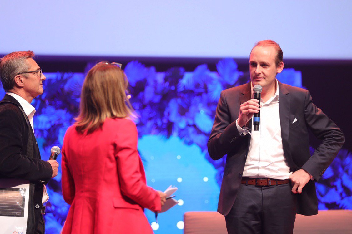 Hoffmann_Green's tweet photo. Hier soir à Nantes, sur la scène du #web2day, nous avons eu le plaisir de recevoir le prix du Lauréat Régional #RunInnov remis par La Lettre API et le CCO de #Nantes.

Nous remercions tous les partenaires et organisateurs pour cette distinction. https://t.co/Vo2mxQd4gk