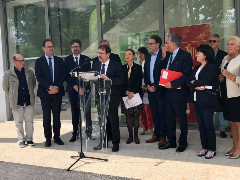 Ville_OnetleChâteau (@onetlechateau) on Twitter photo La Maison de Santé Pluriprofessionnelle d'<a href="/onetlechateau/">Ville_OnetleChâteau</a> a été officiellement inaugurée hier en présence de nombreuses personnalités politiques et des professionnels de santé. C’est l’aboutissement d’un grand projet en faveur de la santé locale. #santé #onetavance La Maison de Santé Pluriprofessionnelle d'<a href="/onetlechateau/">Ville_OnetleChâteau</a> a été officiellement inaugurée hier en présence de nombreuses personnalités politiques et des professionnels de santé. C’est l’aboutissement d’un grand projet en faveur de la santé locale. #santé #onetavance