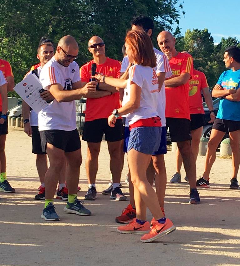 salome22's tweet image. Traiga aquí ese micrófono, señor organizador, que voy a contar unos chistes de runners 😂😂 #MAPOMArunners