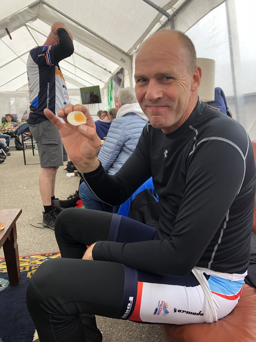 mmmEggies's tweet photo. Zo mooi, veel mensen van thuisfront volgen mij, tennisclub, brandweer #Heesch , en een #ei hoort erbij #oppeppunt @BigChallenges @omroepbrabant https://t.co/RlFttPtTiU