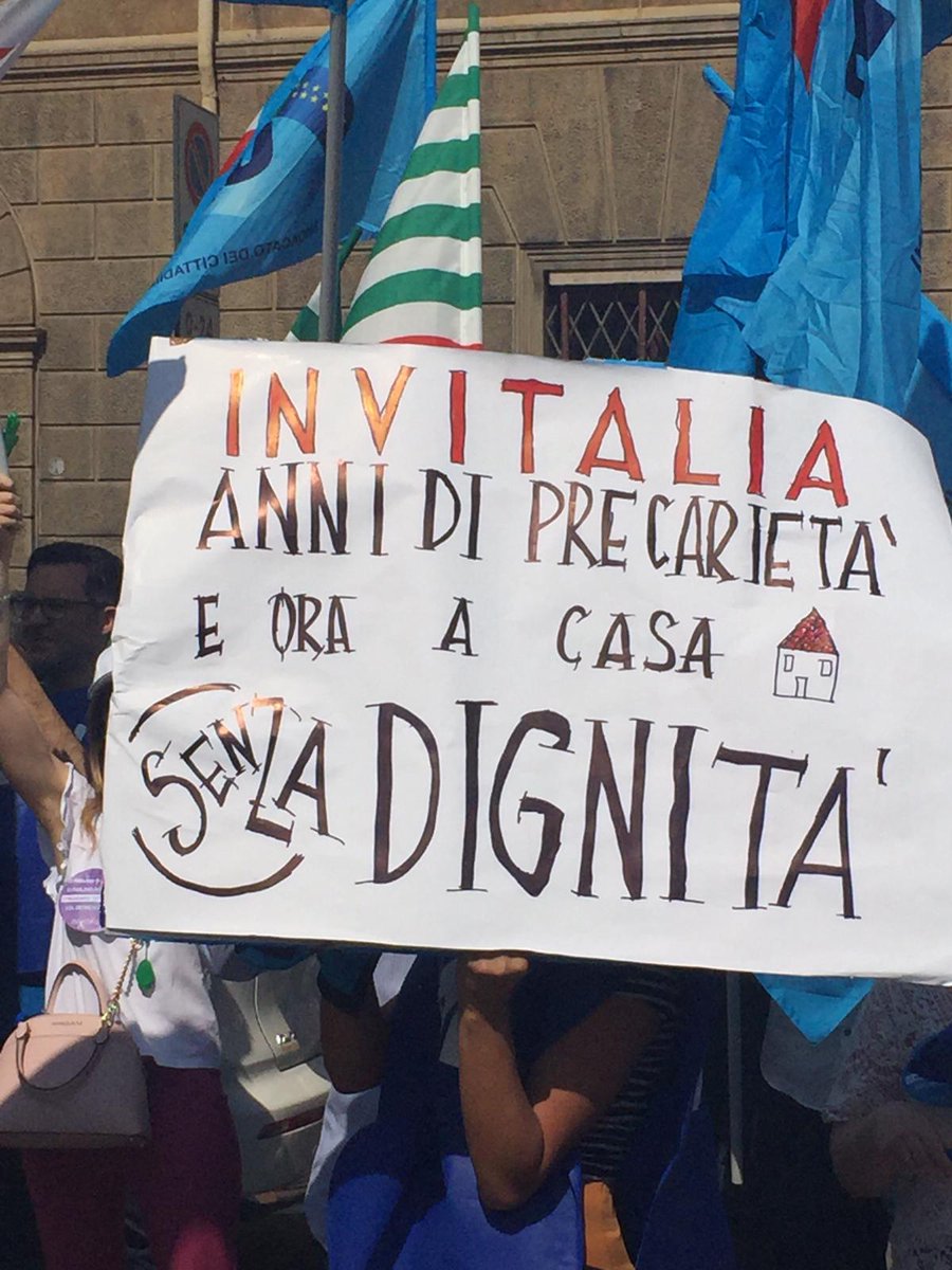 DanFrancesconi's tweet photo. #6giugno presidio #Bologna #Invitalia a rischio 135 professionisti impegnati nella ricostruzione post terremoto in E.R.non si possono perdere professionalità di altissimo profilo con un’esperienza di almeno tre anni sul campo https://t.co/8L3cA1YshY