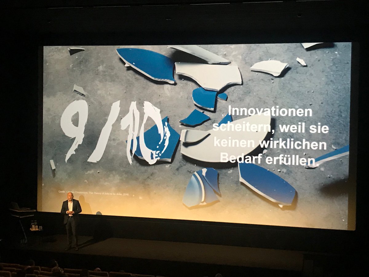 "Ich habe zu viel Content Marketing gesehen, welches einfach nur eine Geschichte erzählt. Ohne Aufbau von Emotionen wird keine Nachricht wahrgenommen werden." Tim Alexander, Chief Marketing Officer der Deutschen Bank #cmdch2019