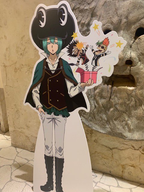 カエルの日 ということで、 昨日遭遇した、 カエルの帽子を被った少年