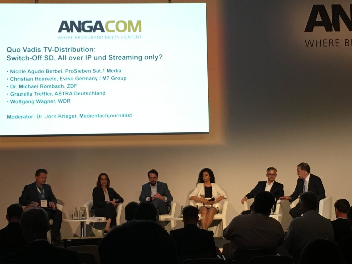 MEDIABROADCAST's tweet photo. Fachpanel #ANGACOM Quo Vadis TV-Distribution
Christian Heinkele #Eviso Germany „Manchmal vermisse ich die Unterstützung der Privatsender bei der Vermarktung von #HDTV“ https://t.co/UoXlMemVFp