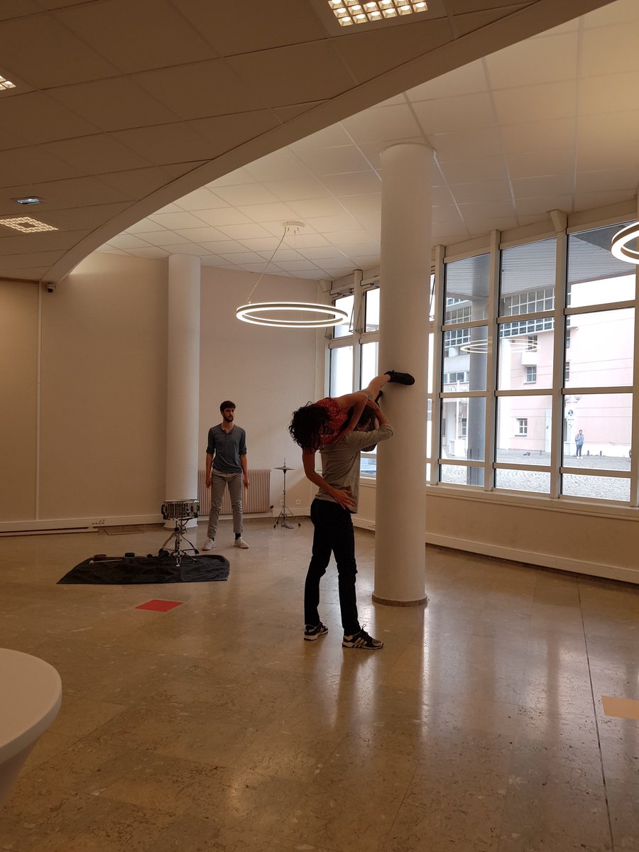 fpcohen's tweet photo. L’Atrium de l’Amphi Merieux de l’@ENSdeLyon s’anime lors d’un intermède dansé avec le collectif A/R (Paul Changarnier - Thomas Demay - Julia Moncla) #JSInria2019 https://t.co/d4hN5ScoYZ