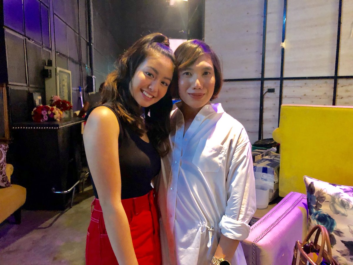 soooooomiloo's tweet photo. Bigay ko lahat. Wag natin ipagdamot! Haha! Finally!!! Met her. Thank you for helping and pushing this titow! Waw! @dearscarjames ❤️💛 @ashdlmundo https://t.co/r0GzAbWppD