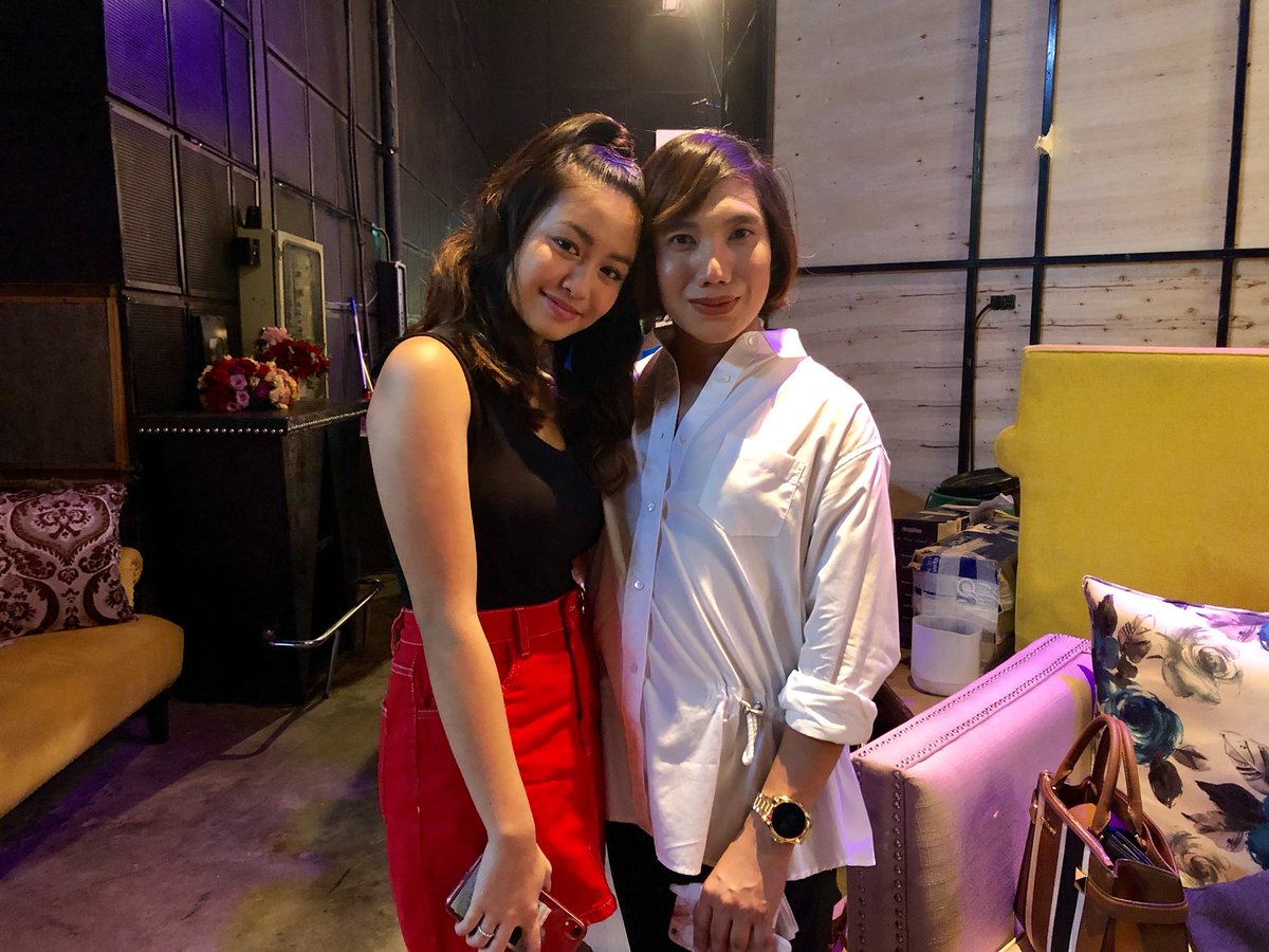 soooooomiloo's tweet photo. Bigay ko lahat. Wag natin ipagdamot! Haha! Finally!!! Met her. Thank you for helping and pushing this titow! Waw! @dearscarjames ❤️💛 @ashdlmundo https://t.co/r0GzAbWppD