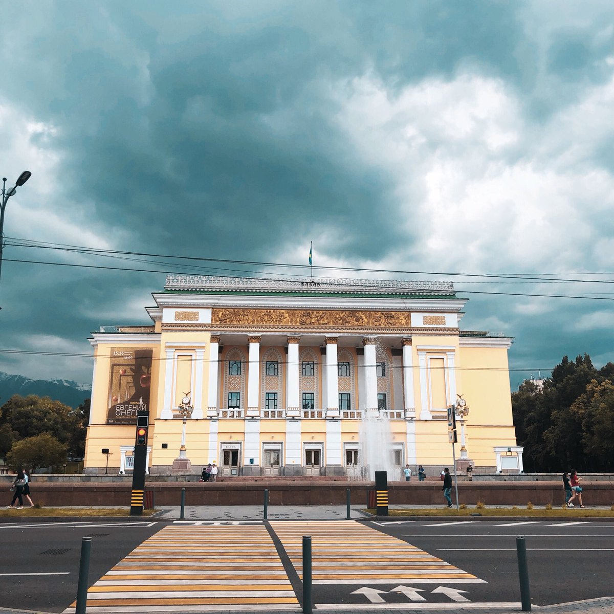 HotelAlmaty's tweet photo. Наша Гостиница расположена в самом центре города рядом со знаменитой пешеходной улицей Панфилова, где много сувенирных магазинов, уличных артистов, художников, ресторанов, кофеен а так же находится станция метро «Алмалы».
Гостиница «ALMATY»
г.Алматы, ул. Кабанбай батыра д.85 https://t.co/GS4JGRfH98