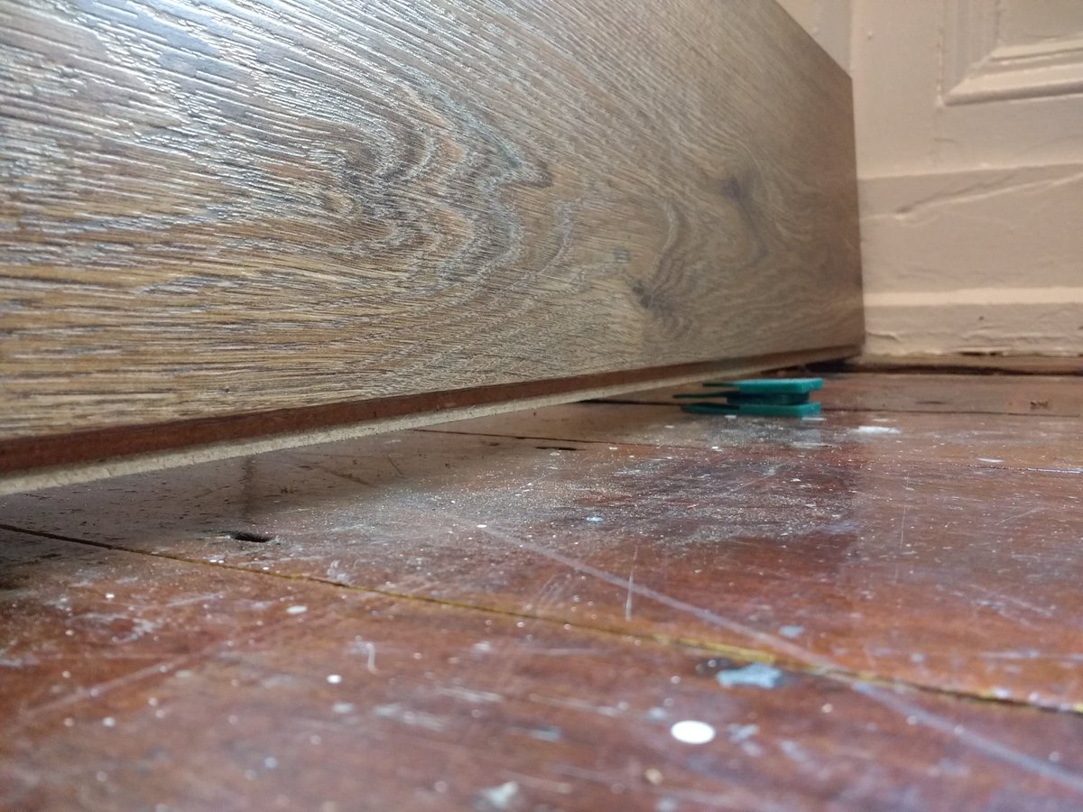 floorsub's tweet photo. Raised awkward position floorboard holding up the job...enter @FEIN_UK
to rescue the day once again! #lovemyfein #Bury #balterio #laminate #flooring https://t.co/D38b9MYqJv