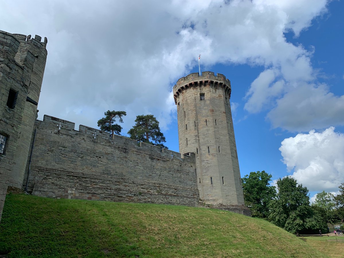 semanticuk's tweet photo. Meeting up with our friends @WarwickCastle today, and what a lovely day for it! 😎 https://t.co/ItX8pNDC5W