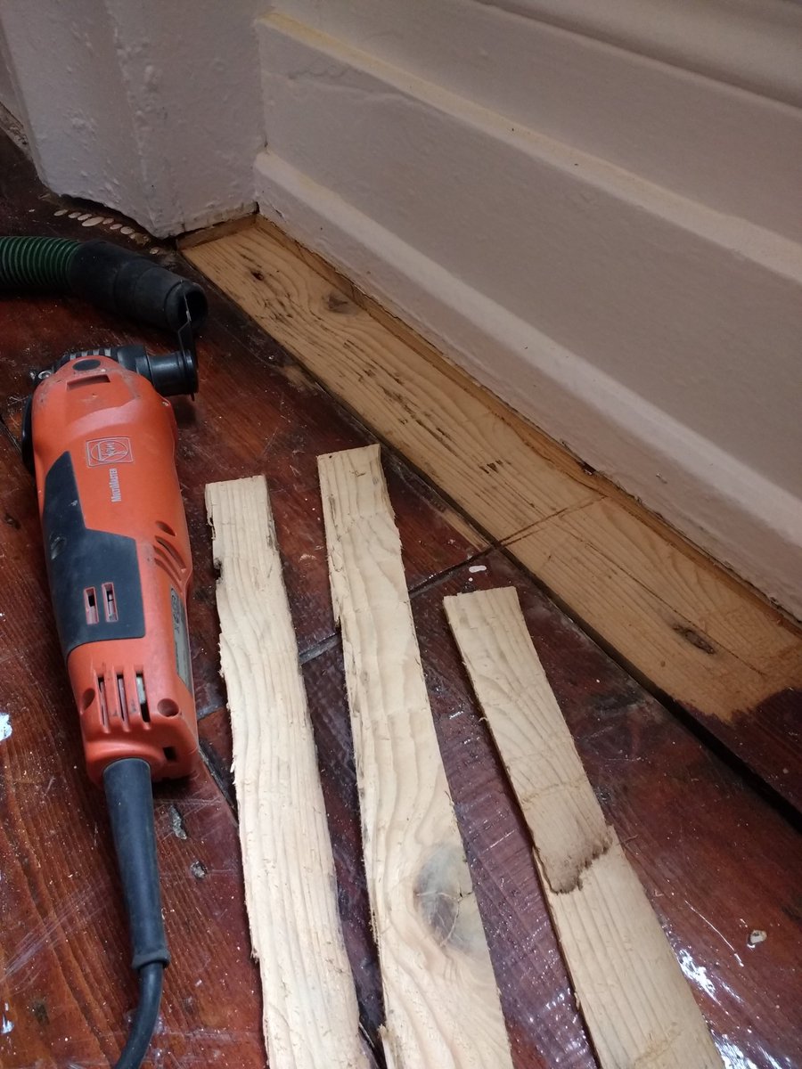 floorsub's tweet photo. Raised awkward position floorboard holding up the job...enter @FEIN_UK
to rescue the day once again! #lovemyfein #Bury #balterio #laminate #flooring https://t.co/D38b9MYqJv
