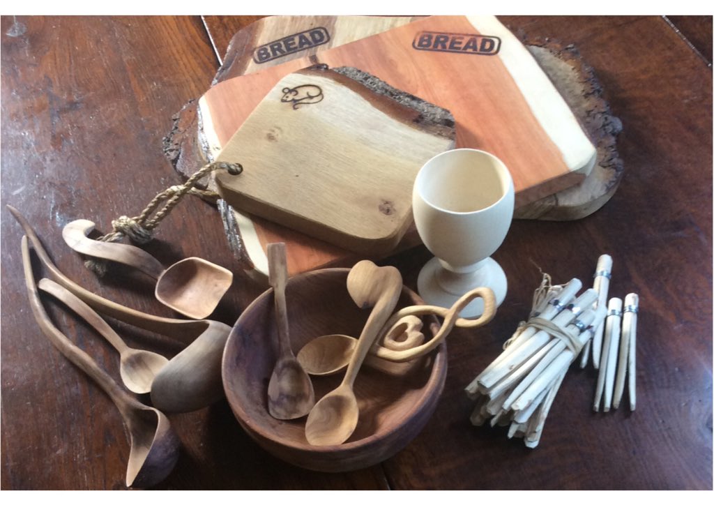 SWTlearningteam's tweet image. 15 woodworkers, crafters &amp;amp; artists at Greenwood gallery #bradfieldwoods this weekend. Demos, taster sessions, sales &amp;amp; cake! #greenwoodworking #30dayswild @suffolkwildlife