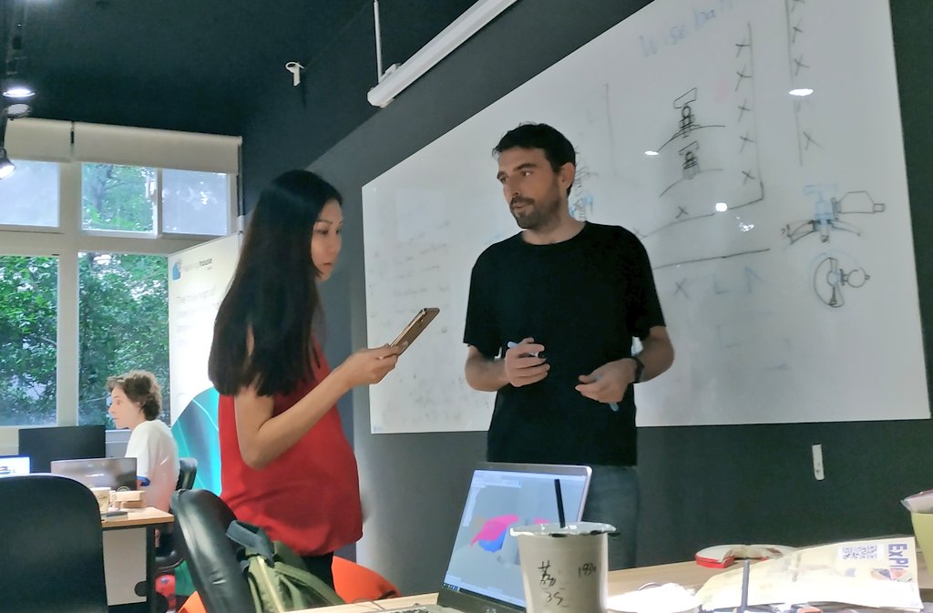 TheHackingHouse's tweet photo. Work in processss..... D-6 #DemoDay
#taipei #hackinghouse
Tnx Amelie @UnaBizIoT and Amanda @shapeprototype for helping out the teams 👩‍🔧🚀 https://t.co/yYqJVszAsA