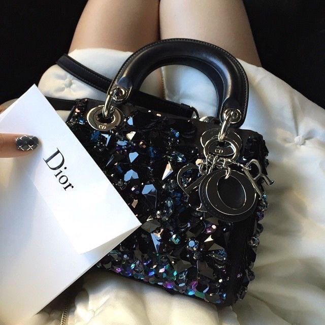 lvergrll's tweet photo. dior & prada little purses
#DiorAddict #PradaAddict https://t.co/cvc26CWbJJ