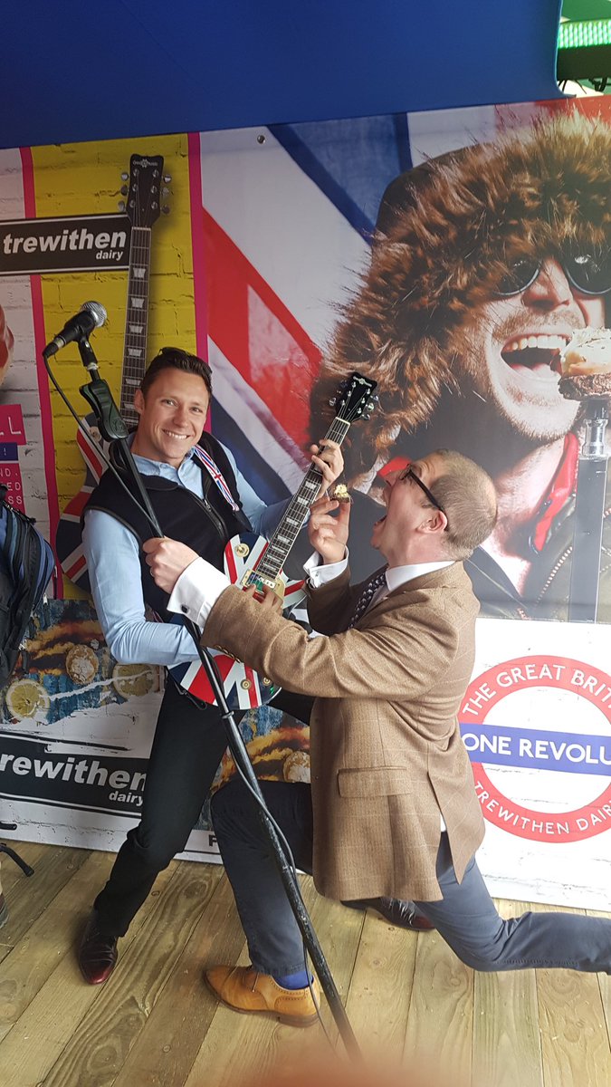 Since you been scone! #trewithendairy #cornish #cream #royalcornwallshow <a href="/TrewithenDairy/">Trewithen Dairy</a> <a href="/OldMillAFP/">Old Mill</a> <a href="/OMPhilMills/">Phil Mills</a> #omfooddrink