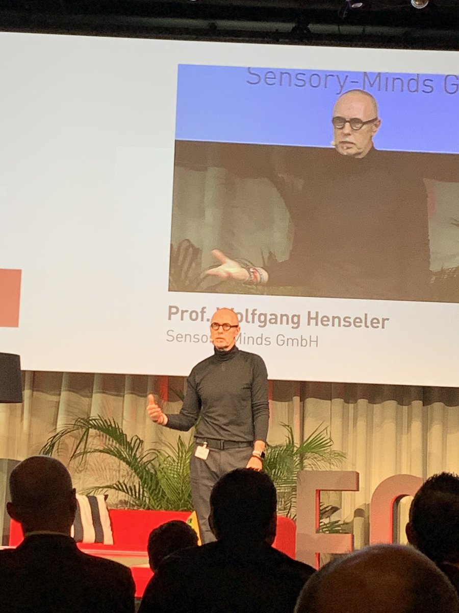 s_lehner's tweet image. Der deutsche Steve Jobs? 🤔 Rollkragenpullover im Sommer 😂
#screenforce #tv #digital #zurich #Schweiz