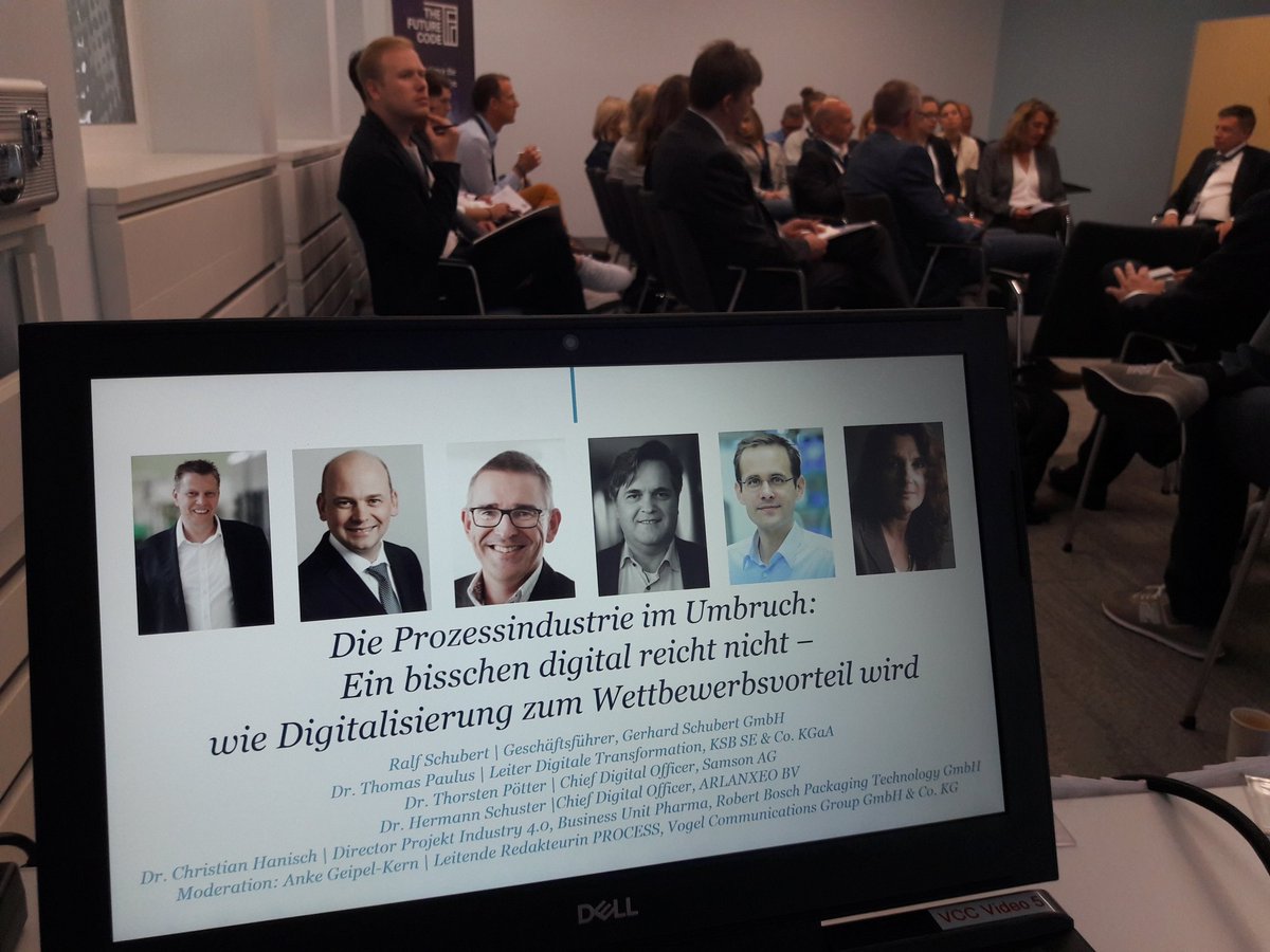 VBM_WErnhofer's tweet image. @Process_de Roundtable auf #TheFutureCode in #Würzburg. &quot;Ein bisschen digital reicht nicht!&quot; @MediaforMarkets