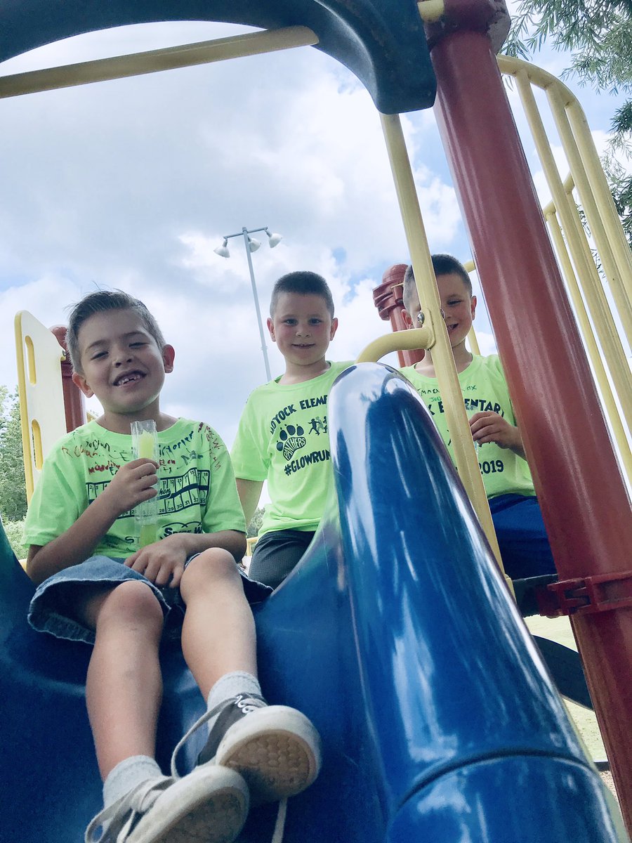 SWeishampel's tweet photo. They’ve grown so much and are ready to fly...it’s so hard to let go. ❤️🐥 #firstgrade #CurrituckK12 #MoyockP https://t.co/UIDZCWVO5n