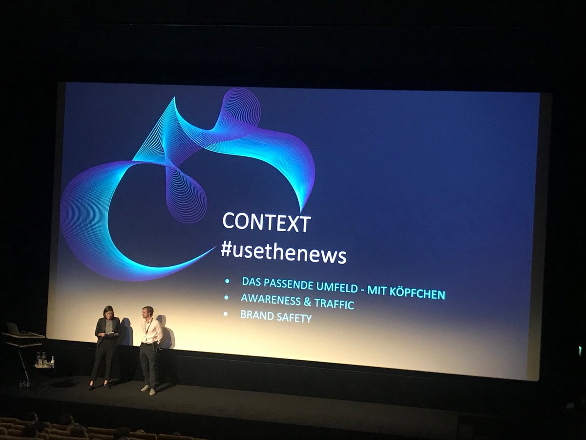 Der Apple Hack für Samsung &amp; Das Royal Baby für Axa - zwei der vielen Cases präsentiert von Corinna Rota, Leiterin Projektteam Content-Marketing Partnerschaften und Ivo Tuchschmid, Projekt Manager Brand Studio bei Ringier. #cmdch2019